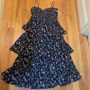 Never-worn LuLu’s floral midi dress. Great for weddings/nights out!
